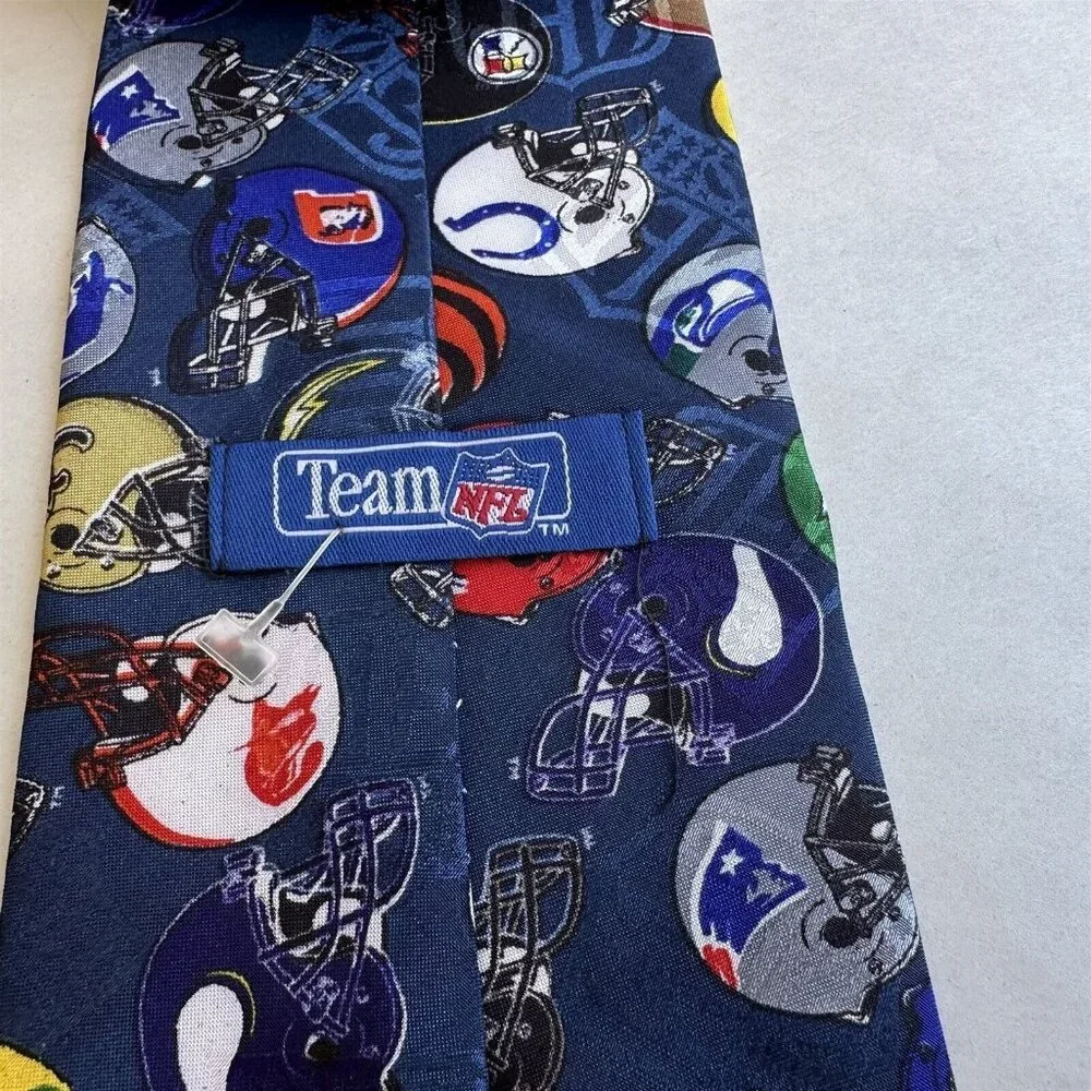 Vintage NFL Team Mens Tie Football Helmets Teams Made in USA Polyester Novelty